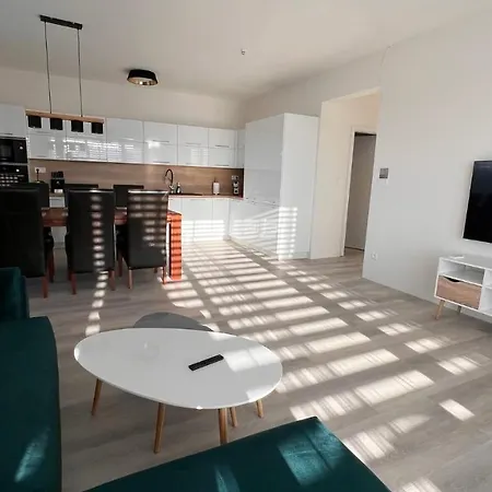 Klimatizovany Apartmanovy Dom S Virivkou, 9B Janosikova Exterior photo