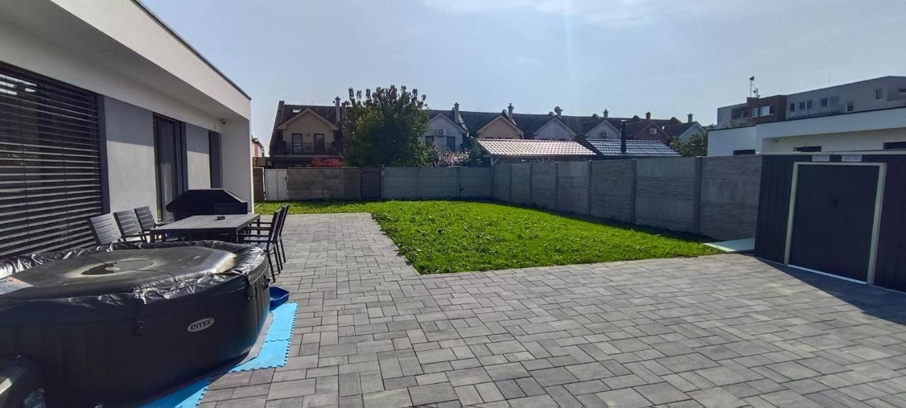 Holiday home Klimatizovany Apartmanovy Dom S Virivkou, 9b